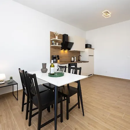 Gorgeous In Seget Donji With Wifi * Traù