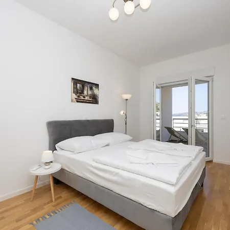 Lovely In Seget Donji With Wifi Apartman Trogir