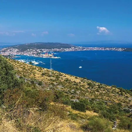 Lägenhet Gorgeous In Seget Donji With Wifi