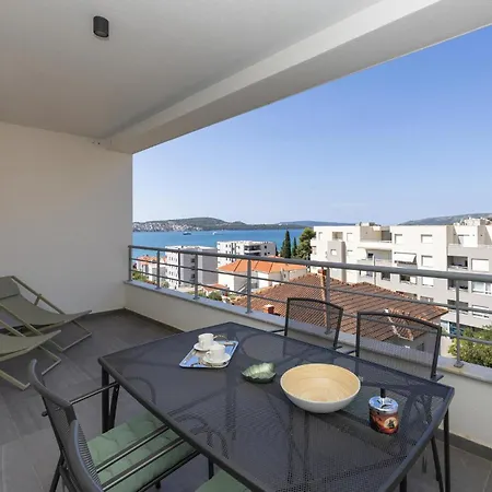 Lovely In Seget Donji With Wifi * Trogir