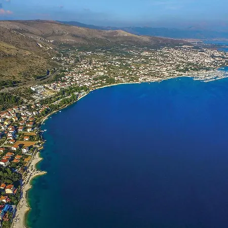 Gorgeous In Seget Donji With Wifi アパート